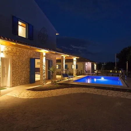 Villa Milohnici Florian * Milohnići