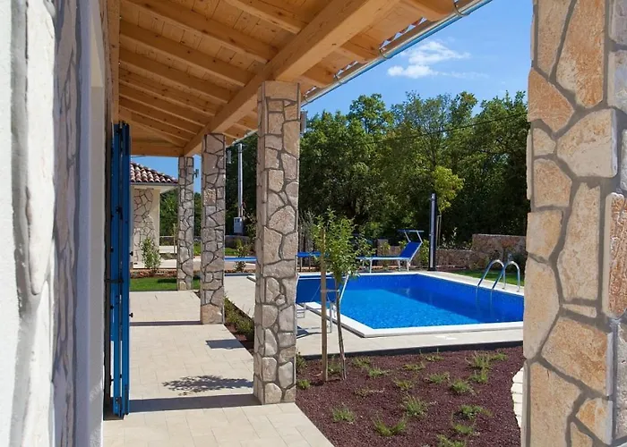 וילה Villa Milohnici Florian